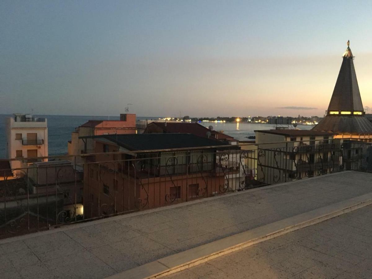 Ad Un Passo Dal Mare Lejlighed Giardini Naxos Eksteriør billede